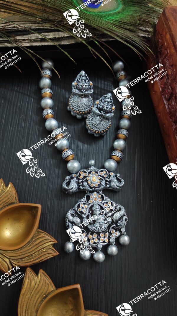 NECKLACE - 4