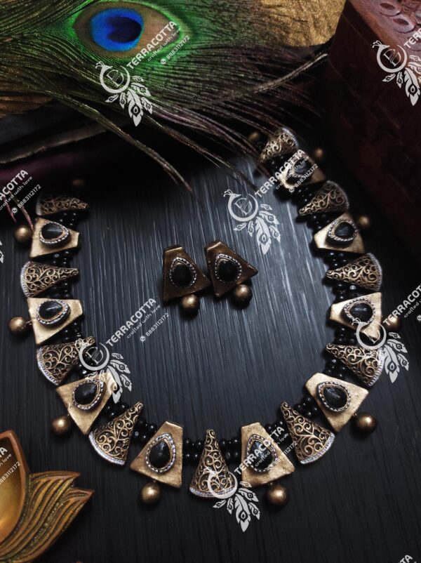 NECKLACE - 75