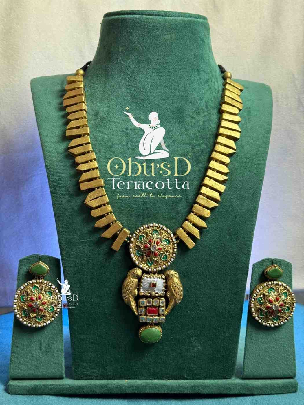 ekiya-golden-parrot-haram