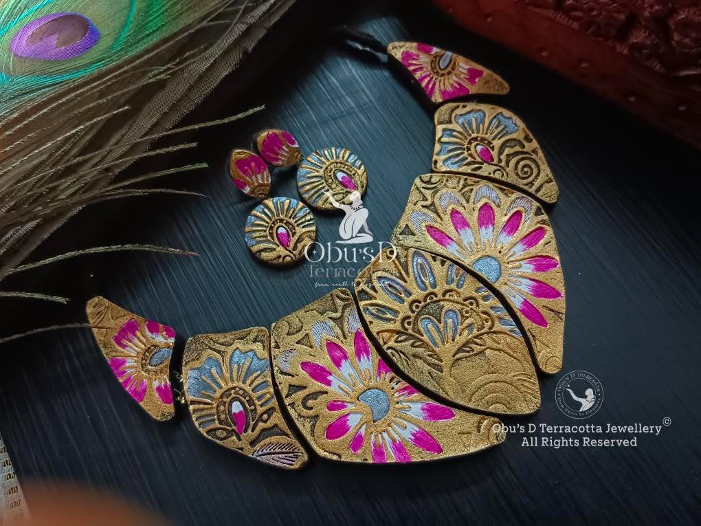 floral-pattern-terrametric-necklace