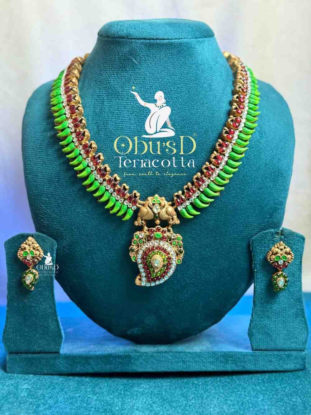 MULLAMOTTUWITHMANGOPENDENT1300