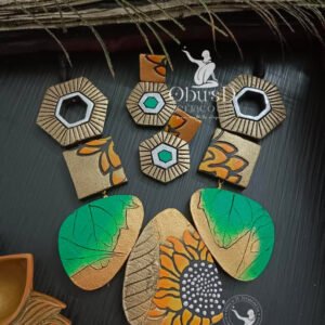 TERRAMETRIC LEAF MOTIFS NECKLACE