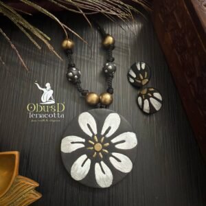 WHITE FLORAL TERRACOTTA JEWELRY SET