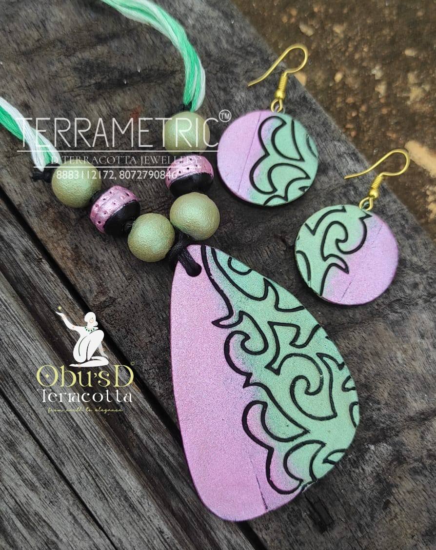pastel-art-design-terracotta-jewelry-set